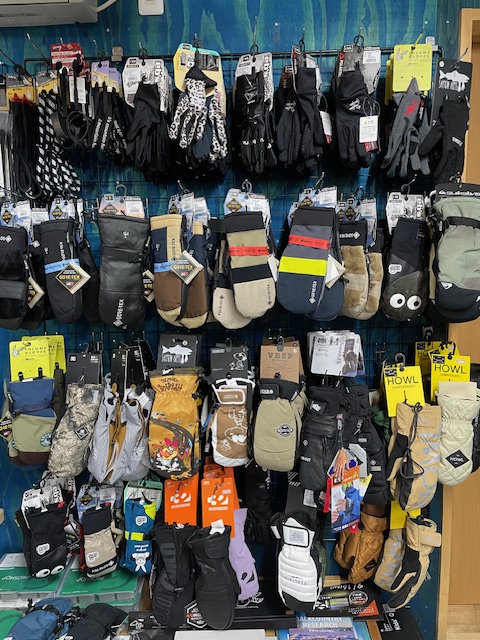 各種グローブ入荷してます！！の画像